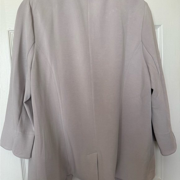 Skies Are Blue Gray Blazer with Floral Lining - Picture 2 of 3